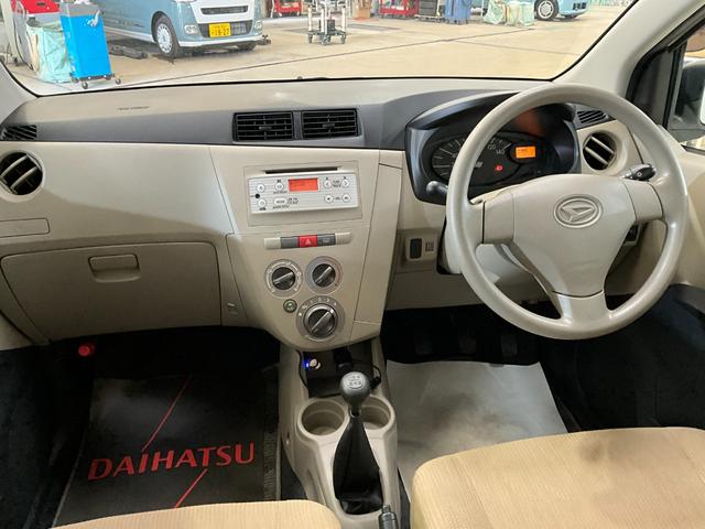 ミラＸスペシャル　走行５，３０６ＫＭ　５ＭＴ　ＣＤステレオデュアルエアバッグ　安全ボディ　ＣＤステレオ　ドラレコ　マットバイザー付き（京都府）の中古車