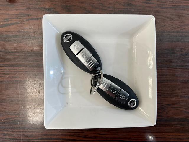 ノートｅ−パワー　Ｘナビ　アラウンドビュー　電動格納ドアミラー　キーフリー　ＬＥＤヘッドライト（京都府）の中古車