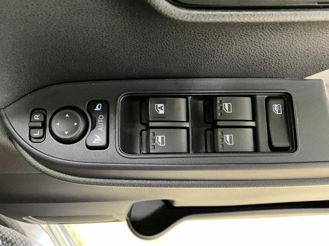 タントＸ　ナビ　バックカメラ　ＥＴＣ　両スラ片側電動スライドドアナビ　バックカメラ　ＥＴＣ　オートライト　オートエアコン　片側電動スライドドア　プッシュボタンスタート　キーフリー　アイドリングストップ　ベンチシート　シートヒーター　ＬＥＤヘッドランプ　ＡＢＳ（京都府）の中古車