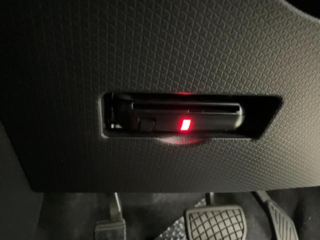 タントカスタムＲＳ　ナビ　パノラマモニター　ＥＴＣ　キーフリーナビ　パノラマモニター　ＥＴＣ　ＬＥＤヘッドランプ　両側電動スライドドア　クルーズコントロール　アルミホイール　ターボエンジン　ベンチシート　アイドリングストップ　プッシュボタンスタート　キーフリー（京都府）の中古車
