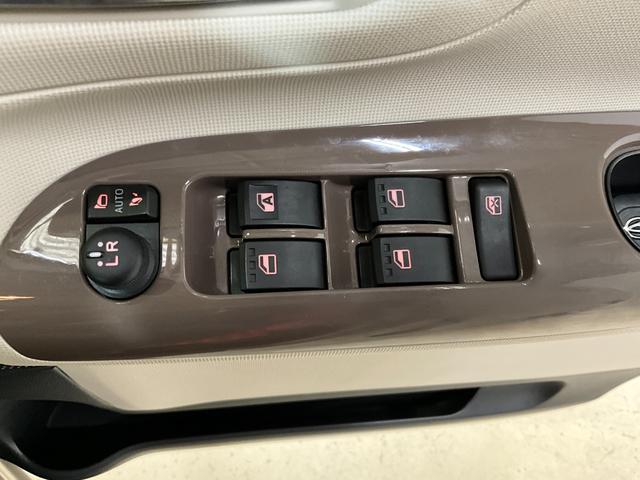 ムーヴキャンバスＧメイクアップ　ＳＡII　ナビ　ＥＴＣ　ＬＥＤヘッドランプナビ　ＥＴＣ　ＬＥＤヘッドランプ　両側電動スライドドア　プッシュボタンスタート　キーフリー　アイドリングストップ　ベンチシート　オートエアコン　オートライト　デュアルエアバッグ　ＡＢＳ　安全ボディ（京都府）の中古車
