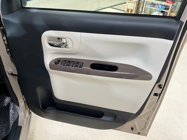 ムーヴキャンバスＧメイクアップ　ＳＡII　ナビ　ＥＴＣ　ＬＥＤヘッドランプナビ　ＥＴＣ　ＬＥＤヘッドランプ　両側電動スライドドア　プッシュボタンスタート　キーフリー　アイドリングストップ　ベンチシート　オートエアコン　オートライト　デュアルエアバッグ　ＡＢＳ　安全ボディ（京都府）の中古車