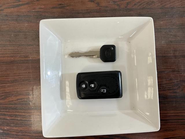 タントカスタムＸ　ナビ付　片側電動スライドドアナビ　マット・バイザー付き　Ｂｌｕｅｔｏｏｔｈ接続　ＤＶＤ再生　スマートキー　オートライト　ベンチシート　ＬＥＤヘッドライト　アイドリングストップ　運転席助手席エアバック（京都府）の中古車