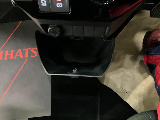 トールカスタムＧ　ナビ　バックカメラ　ドライブレコーダー　ＥＴＣスマートアシスト　ナビ　バックカメラ　フルセグチューナー・　ブルートゥース対応　ドライブレコーダー　プッシュボタンエンジンスタート　両側リヤパワースライドドア　オートエアコン　ＬＥＤヘッドライト（京都府）の中古車