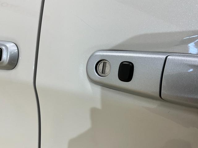 トールカスタムＧ　ナビ　バックカメラ　ドライブレコーダー　ＥＴＣスマートアシスト　ナビ　バックカメラ　フルセグチューナー・　ブルートゥース対応　ドライブレコーダー　プッシュボタンエンジンスタート　両側リヤパワースライドドア　オートエアコン　ＬＥＤヘッドライト（京都府）の中古車