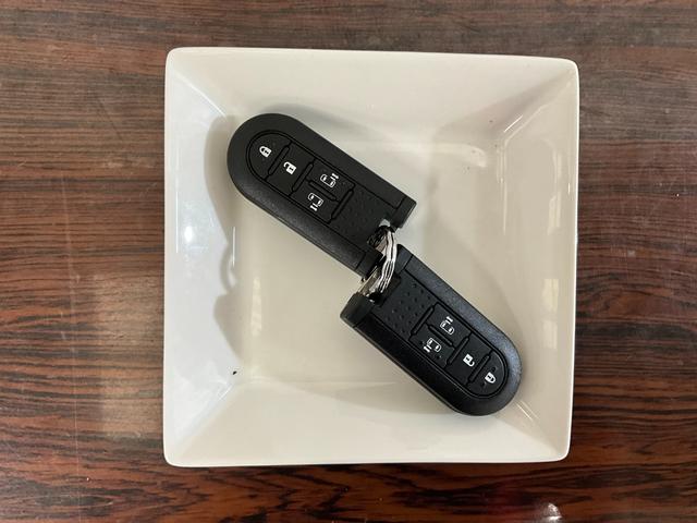 トールカスタムＧ　ターボ　ＳＡIIターボ車　７インチメモリーナビ　全方位カメラ　両側電動スライドドア　オートライト　ＥＴＣ　アルミホイール　キーフリーシステム　プッシュスタート（京都府）の中古車