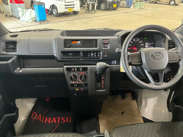 ハイゼットカーゴＤＸ　ラジオ　キーレス　パワーウィンドウ　４ＷＤラジオ　キーレス　パワーウィンドウ　パートタイム４ＷＤ　スマートアシスト　オートライト　エアコン　パワステ　オーバーヘッドシェルフ（京都府）の中古車