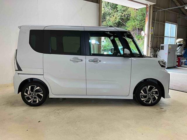 タントカスタムＸ届出済み未使用車　両側リヤパワースライドドアスマートアシスト　両側リヤパワースライドドア　プッシュボタンエンジンスタート　ＬＥＤヘッドライト　オートエアコン　オートライト　シートヒーター　アルミホイール　バックカメラ　コーナーセンサー　ＡＢＳ（京都府）の中古車