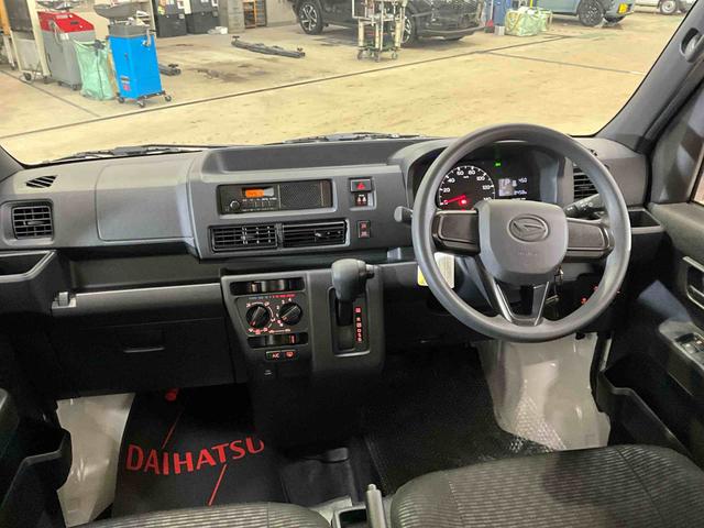 ハイゼットカーゴＤＸ　４ＷＤ　キーレスエントリー　オートライト　両側スライド４ＷＤ　エアコン　パワステ　フロントパワーウィンドウ　キーレスエントリー　オートエアコン　ラジオ　スマートアシスト　デュアルエアバッグ　ＡＢＳ　安全ボディ　横滑り防止システム　両側スライドドア（京都府）の中古車