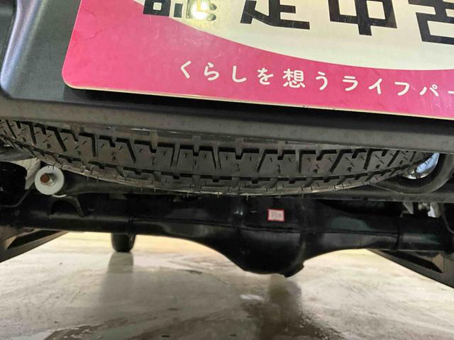 ハイゼットカーゴＤＸ　４ＷＤ　キーレスエントリー　オートライト　両側スライド４ＷＤ　エアコン　パワステ　フロントパワーウィンドウ　キーレスエントリー　オートエアコン　ラジオ　スマートアシスト　デュアルエアバッグ　ＡＢＳ　安全ボディ　横滑り防止システム　両側スライドドア（京都府）の中古車
