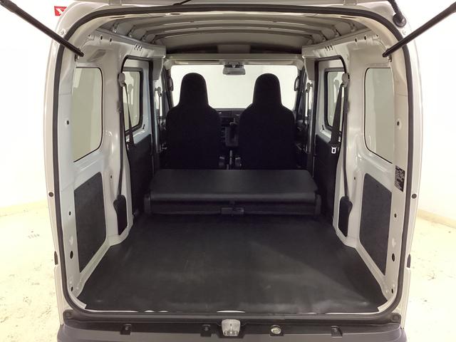 ハイゼットカーゴＤＸ　　４ＷＤ　前後コーナーセンサー　ラジオ４ＷＤ　前後コーナーセンサー　ラジオ　アイドリングストップ　ＡＴ車　両側スライドドア　キーレスエントリー　ヘッドライトレべライザー　アクセサリーソケット　マニュアルエアコン　オートライト（京都府）の中古車