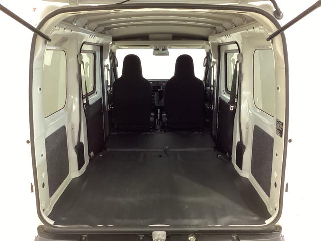 ハイゼットカーゴＤＸ　　４ＷＤ　前後コーナーセンサー　ラジオ４ＷＤ　前後コーナーセンサー　ラジオ　アイドリングストップ　ＡＴ車　両側スライドドア　キーレスエントリー　ヘッドライトレべライザー　アクセサリーソケット　マニュアルエアコン　オートライト（京都府）の中古車
