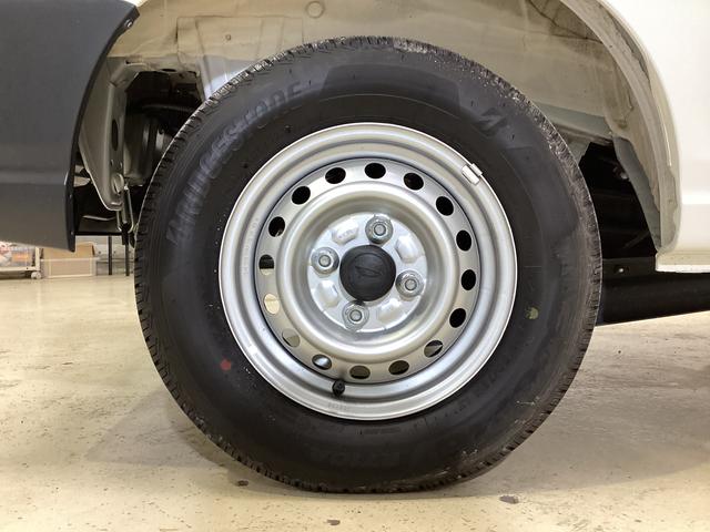 ハイゼットカーゴＤＸ　　４ＷＤ　前後コーナーセンサー　ラジオ４ＷＤ　前後コーナーセンサー　ラジオ　アイドリングストップ　ＡＴ車　両側スライドドア　キーレスエントリー　ヘッドライトレべライザー　アクセサリーソケット　マニュアルエアコン　オートライト（京都府）の中古車