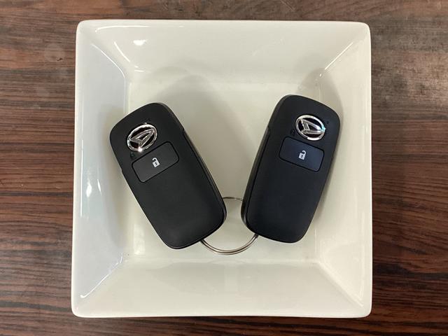 ハイゼットカーゴクルーズ　４ＷＤ　バックカメラ　デジタルインナーミラー４ＷＤ　バックカメラ　デジタルインナーミラー　ＵＳＢ　Ｂｌｕｅｔｏｏｔｈ　両側スライドドア　前後コーナーセンサー　電動格納ドアミラー　オートライト　オートマチックハイビーム　マニュアルエアコン（京都府）の中古車