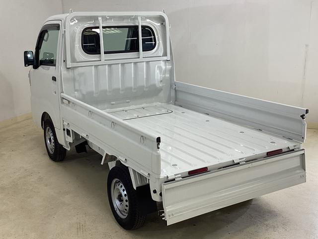 ハイゼットトラックスタンダード 4WD CVT車 ナビ バックカメラ ETCCVT車 4WD 純正ナビ バックカメラ ETC コーナーセンサー TV Bluetooth 3方開 ヘッドライトレべライザー スペアタイヤ アクセサリーソケット オートマチックハイビーム(京都府)の中古車