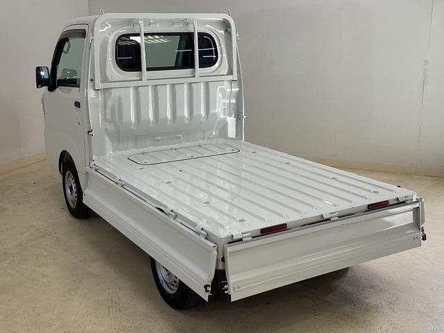 ハイゼットトラックスタンダード 4WD CVT車 ナビ バックカメラ ETCCVT車 4WD 純正ナビ バックカメラ ETC コーナーセンサー TV Bluetooth 3方開 ヘッドライトレべライザー スペアタイヤ アクセサリーソケット オートマチックハイビーム(京都府)の中古車