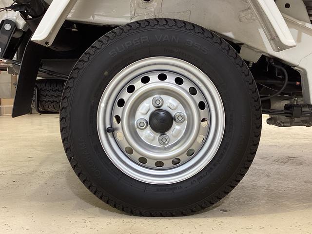 ハイゼットトラックスタンダード 4WD CVT車 ナビ バックカメラ ETCCVT車 4WD 純正ナビ バックカメラ ETC コーナーセンサー TV Bluetooth 3方開 ヘッドライトレべライザー スペアタイヤ アクセサリーソケット オートマチックハイビーム(京都府)の中古車