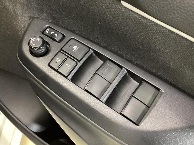 ヤリスハイブリッドG ディスプレイオーディオ バックカメラ ETCディスプレイオーディオ バックカメラ ETC ドライブレコーダー プッシュボタンエンジンスタート アルミホイール 衝突回避支援システム クルーズコントロール オートエアコン コーナーセンサー ABS(京都府)の中古車