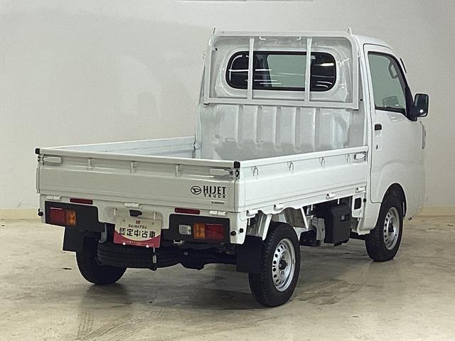 ハイゼットトラックスタンダード　ワンオーナー　４ＷＤ　ＣＶＴ車　３方開　ラジオワンオーナー　４ＷＤ　ＣＶＴ車　ラジオ　３方開　ヘッドライトレべライザー　アクセサリーソケット　マニュアルエアコン　スペアタイヤ　バッテリーカバー　クリアランスソナー　キーレスエントリー　オートライト（京都府）の中古車