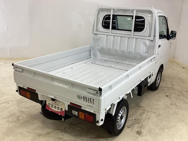 ハイゼットトラックスタンダード　ワンオーナー　４ＷＤ　ＣＶＴ車　３方開　ラジオワンオーナー　４ＷＤ　ＣＶＴ車　ラジオ　３方開　ヘッドライトレべライザー　アクセサリーソケット　マニュアルエアコン　スペアタイヤ　バッテリーカバー　クリアランスソナー　キーレスエントリー　オートライト（京都府）の中古車