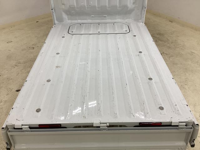 ハイゼットトラックスタンダード　ワンオーナー　４ＷＤ　ＣＶＴ車　３方開　ラジオワンオーナー　４ＷＤ　ＣＶＴ車　ラジオ　３方開　ヘッドライトレべライザー　アクセサリーソケット　マニュアルエアコン　スペアタイヤ　バッテリーカバー　クリアランスソナー　キーレスエントリー　オートライト（京都府）の中古車