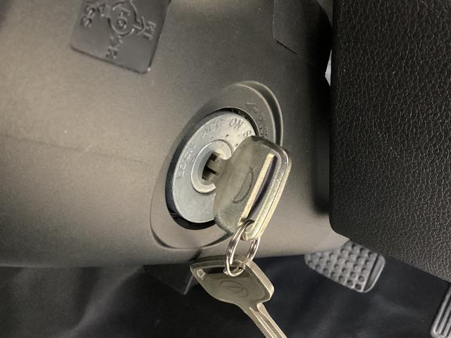 ハイゼットトラックジャンボスタンダード 4WD CVT車 3方開 ラジオ4WD CVT車 クリアランスソナー ラジオ 3方開 スペアタイヤ ヘッドライトレべライザー アクセサリーソケット マニュアルエアコン バッテリーカバー オートライト オートマチックハイビーム(京都府)の中古車