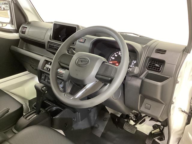 ハイゼットトラックスタンダード　届出済み未使用車　４ＷＤ　ＣＶＴ　エアコン切替式４ＷＤ　ＣＶＴ　３方開　ヘッドライトレべライザー　オートライト　オートマチックハイビーム　アクセサリーソケット　スマートアシスト　電動格納ミラー　マニュアルエアコン　パワステ　バッテリーカバー（京都府）の中古車