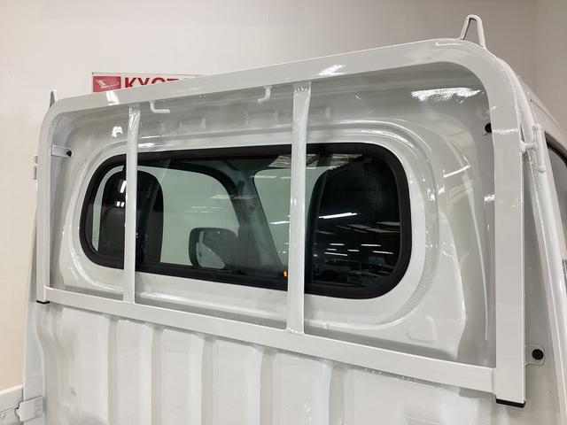 ハイゼットトラックスタンダード　届出済み未使用車　４ＷＤ　ＣＶＴ　エアコン切替式４ＷＤ　ＣＶＴ　３方開　ヘッドライトレべライザー　オートライト　オートマチックハイビーム　アクセサリーソケット　スマートアシスト　電動格納ミラー　マニュアルエアコン　パワステ　バッテリーカバー（京都府）の中古車