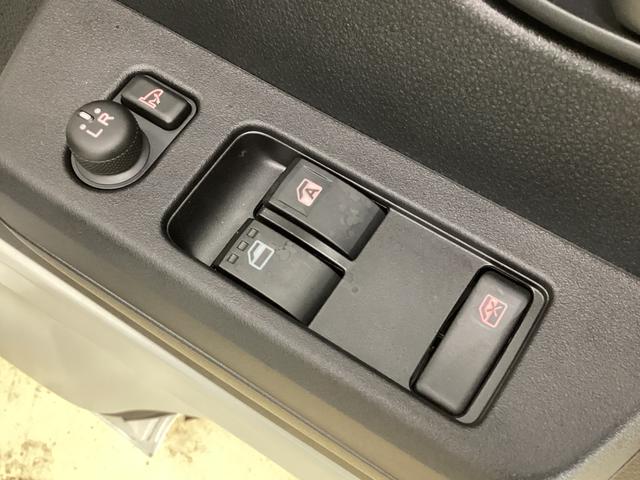 ハイゼットトラックスタンダード　届出済み未使用車　４ＷＤ　ＣＶＴ　エアコン切替式４ＷＤ　ＣＶＴ　３方開　ヘッドライトレべライザー　オートライト　オートマチックハイビーム　アクセサリーソケット　スマートアシスト　電動格納ミラー　マニュアルエアコン　パワステ　バッテリーカバー（京都府）の中古車