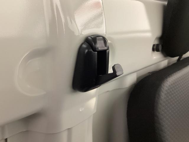 ハイゼットトラックスタンダード　届出済み未使用車　４ＷＤ　ＣＶＴ　エアコン切替式４ＷＤ　ＣＶＴ　３方開　ヘッドライトレべライザー　オートライト　オートマチックハイビーム　アクセサリーソケット　スマートアシスト　電動格納ミラー　マニュアルエアコン　パワステ　バッテリーカバー（京都府）の中古車