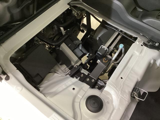 ハイゼットトラックスタンダード　届出済み未使用車　４ＷＤ　ＣＶＴ　エアコン切替式４ＷＤ　ＣＶＴ　３方開　ヘッドライトレべライザー　オートライト　オートマチックハイビーム　アクセサリーソケット　スマートアシスト　電動格納ミラー　マニュアルエアコン　パワステ　バッテリーカバー（京都府）の中古車