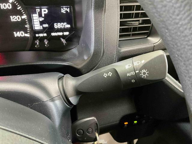 ハイゼットカーゴＤＸ　４ＷＤ　ＣＶＴ　スマアシ　コーナーセンサーホワイト　４ＷＤ　ＣＶＴ　ＡＭＦＭラジオ　スマートアシスト　コーナーセンサー　オートライト　アイドリングストップ　キーレスエントリーキー　集中ドアロック　リヤヒーターファン（京都府）の中古車