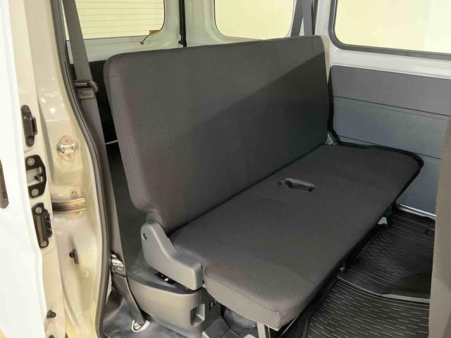 ハイゼットカーゴＤＸ　４ＷＤ　ＣＶＴ　スマアシ　コーナーセンサーホワイト　４ＷＤ　ＣＶＴ　ＡＭＦＭラジオ　スマートアシスト　コーナーセンサー　オートライト　アイドリングストップ　キーレスエントリーキー　集中ドアロック　リヤヒーターファン（京都府）の中古車