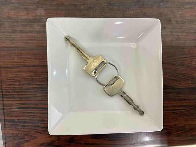 ハイゼットトラックジャンボスタンダード　４ＷＤ　ＡＭ／ＦＭチューナー４ＷＤ　エアコン　パワステ　ＡＭ／ＦＭチューナー　オートライト　横滑り防止装置　衝突被害軽減システム　スマートアシストＩＩＩｔ　アイドリングストップ　ラバーマット　走行少ない　運転席助手席エアバッグ（京都府）の中古車