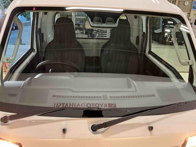 ハイゼットトラックジャンボスタンダード　４ＷＤ　ＡＭ／ＦＭチューナー４ＷＤ　エアコン　パワステ　ＡＭ／ＦＭチューナー　オートライト　横滑り防止装置　衝突被害軽減システム　スマートアシストＩＩＩｔ　アイドリングストップ　ラバーマット　走行少ない　運転席助手席エアバッグ（京都府）の中古車