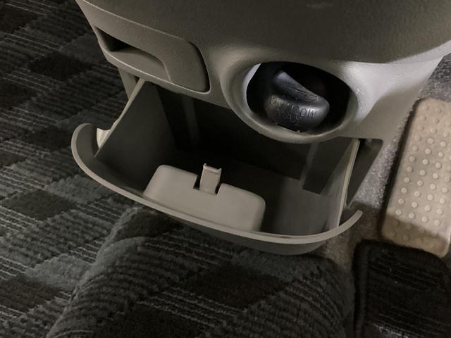 ムーヴメモリアルエディション　ＣＤオーディオ　電格ウィンカーミラーＣＤオーディオ　スマートキー　スペアキー有り　電格ウィンカーミラー　ドアバイザー　ヘッドライトレベライザー　ベンチシート　フルホイールキャップ付き１４インチ純正スチールホイール　ハロゲンライト（京都府）の中古車