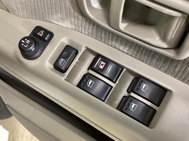 アトレーワゴンカスタムターボR CDオーディオ ETC 電動格納ミラーCDオーディオ ETC 電動格納ミラー シガーソケット ドアバイザー カーペットマット オートエアコン スペアタイヤ 両側スライドドア 13インチアルミホイール 安全ボディ デュアルエアバッグ(京都府)の中古車