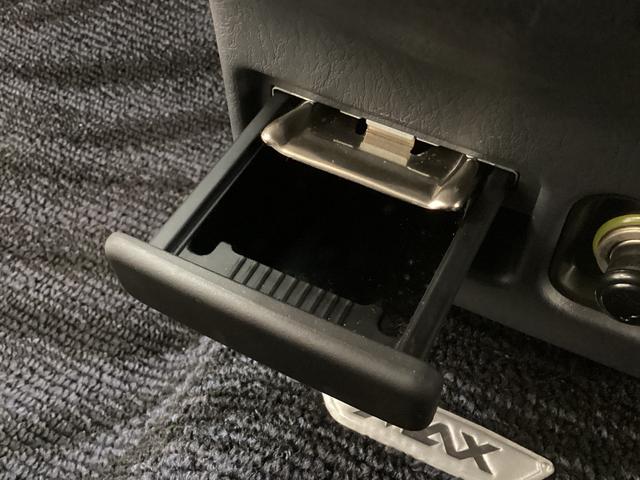 MAXLiセレクション ワンオーナー CDオーディオ ABSワンオーナー CDオーディオ 電動格納ミラー キーレスエントリー マニュアルエアコン シガーソケット ABS ドアバイザー カーペットマット 13インチ純正アルミホイール スペアタイヤ フロントフォグ(京都府)の中古車
