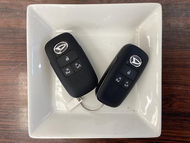 ムーヴキャンバスストライプスＧ　届出済み未使用車　両側電動スライドドア前後コーナーセンサー　両側電動スライドドア　シートヒーター　ホットカップホルダー　バックカメラ　スマートキー　プッシュスタート　オートブレーキホールド　ＬＥＤヘッドライト　ＵＳＢチャージャー（京都府）の中古車