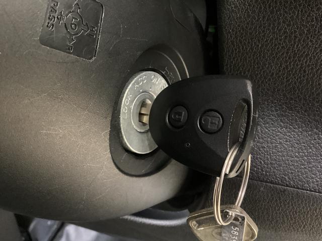 ハイゼットカーゴＤＸ　ワンオーナー　４ＷＤ　ＣＶＴ車　ラジオ　スマアシワンオーナー　切替式４ＷＤ　ＣＶＴ車　ラジオ　スマートアシスト　両側スライドドア　オートライト　コーナーセンサー　ヘッドライトレべライザー　横滑り防止措置　キーレスエントリー　マニュアルエアコン（京都府）の中古車