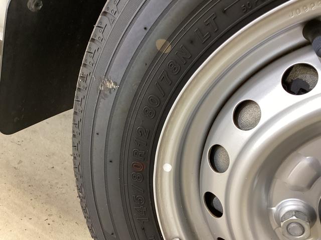 ハイゼットカーゴＤＸ　ワンオーナー　４ＷＤ　ＣＶＴ車　ラジオ　スマアシワンオーナー　切替式４ＷＤ　ＣＶＴ車　ラジオ　スマートアシスト　両側スライドドア　オートライト　コーナーセンサー　ヘッドライトレべライザー　横滑り防止措置　キーレスエントリー　マニュアルエアコン（京都府）の中古車