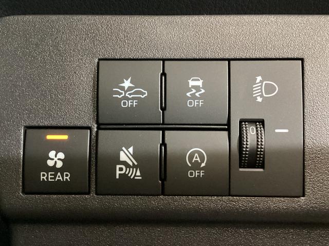 ハイゼットカーゴデラックス 4WD CVT車 届出済未使用車 ラジオ4WD CTV車 届出済未使用車 ラジオ アイドリングストップ 前後コーナーセンサー 両側スライドドア マニュアルエアコン オートライト ABS 運転席・助手席エアバッグ キーレスエントリー(京都府)の中古車