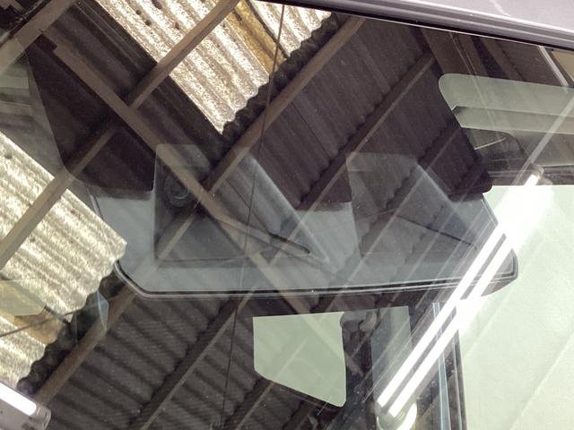 ハイゼットカーゴデラックス 4WD CVT車 届出済未使用車 ラジオ4WD CTV車 届出済未使用車 ラジオ アイドリングストップ 前後コーナーセンサー 両側スライドドア マニュアルエアコン オートライト ABS 運転席・助手席エアバッグ キーレスエントリー(京都府)の中古車