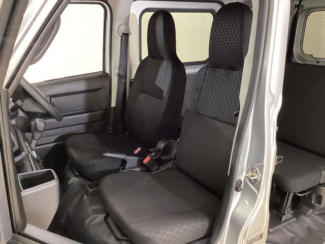 ハイゼットカーゴデラックス 4WD CVT車 届出済未使用車 ラジオ4WD CTV車 届出済未使用車 ラジオ アイドリングストップ 前後コーナーセンサー 両側スライドドア マニュアルエアコン オートライト ABS 運転席・助手席エアバッグ キーレスエントリー(京都府)の中古車