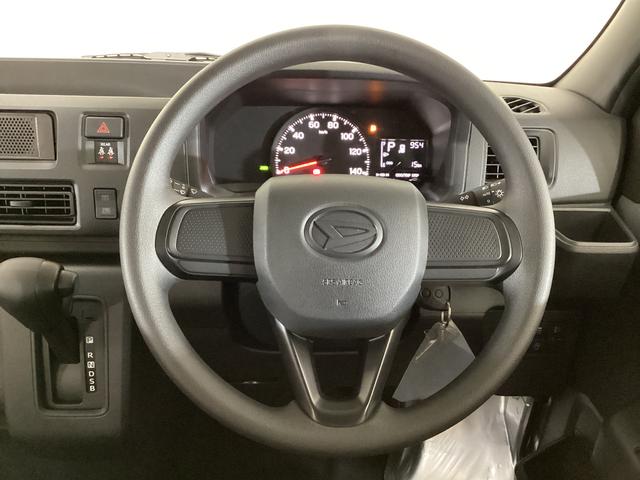 ハイゼットカーゴデラックス 4WD CVT車 届出済未使用車 ラジオ4WD CTV車 届出済未使用車 ラジオ アイドリングストップ 前後コーナーセンサー 両側スライドドア マニュアルエアコン オートライト ABS 運転席・助手席エアバッグ キーレスエントリー(京都府)の中古車