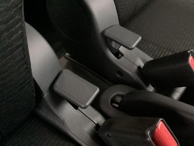 ハイゼットカーゴデラックス 4WD CVT車 届出済未使用車 ラジオ4WD CTV車 届出済未使用車 ラジオ アイドリングストップ 前後コーナーセンサー 両側スライドドア マニュアルエアコン オートライト ABS 運転席・助手席エアバッグ キーレスエントリー(京都府)の中古車