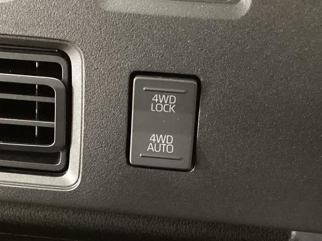 ハイゼットカーゴデラックス 4WD CVT車 届出済未使用車 ラジオ4WD CTV車 届出済未使用車 ラジオ アイドリングストップ 前後コーナーセンサー 両側スライドドア マニュアルエアコン オートライト ABS 運転席・助手席エアバッグ キーレスエントリー(京都府)の中古車