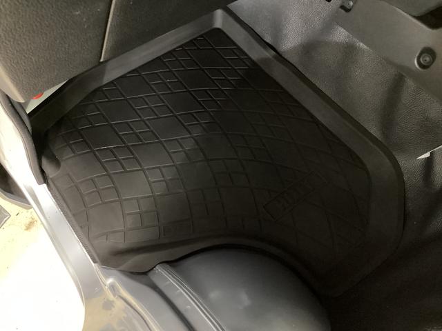 ハイゼットトラックエクストラ切替式４ＷＤ　ＭＴ車　荷台作業灯　前後コーナーセンサー　３方開　オートマチックハイビーム　ＬＥＤヘッドライト　プッシュボタンエンジンスタート　電動格納ミラー　横滑り防止措置　マニュアルエアコン（京都府）の中古車