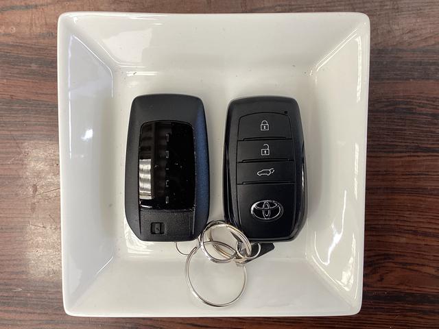 プリウスＺ　ドラレコ　ＥＴＣ　レーダークルーズ　全方位カメラワンオーナー　ドラレコ　全方位カメラ　ＥＴＣ　ブラインドスポット　シートヒーター　シートエアコン　ヘルプネット　電動リアゲート　ステアリングヒーター　アダプティブクルーズコントロール　ＡＣ１００Ｖ（京都府）の中古車