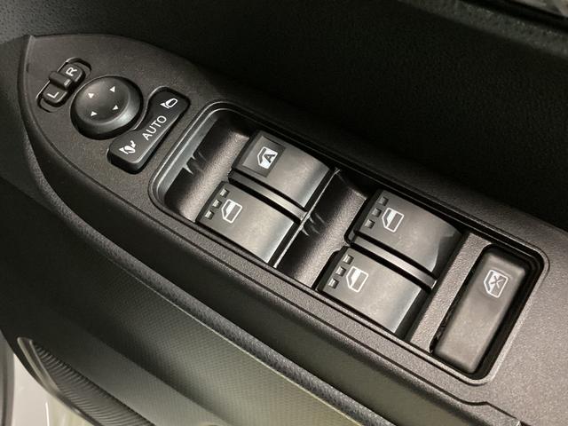 タントカスタムＸ　届出済未使用車　シートヒーター　電動スライドドアワンオーナー　届出済未使用車　前席シートヒーター　両側電動スライドドア　前後コーナーセンサー　バックカメラ　ＵＳＢ接続　プッシュボタンエンジンスタート　横滑り防止措置　ＬＥＤヘッドライト　オートライト（京都府）の中古車